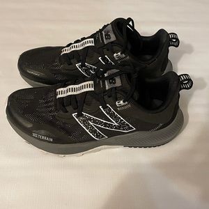 WOMEN’S NITREL V4 TRAIL RUNNING SHOE